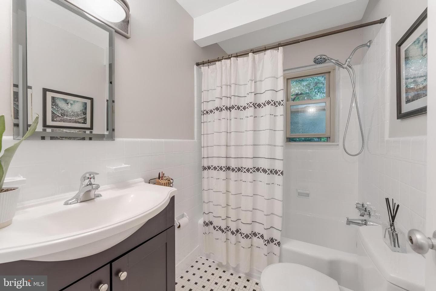 10400 Crestmoor Drive photo 19
