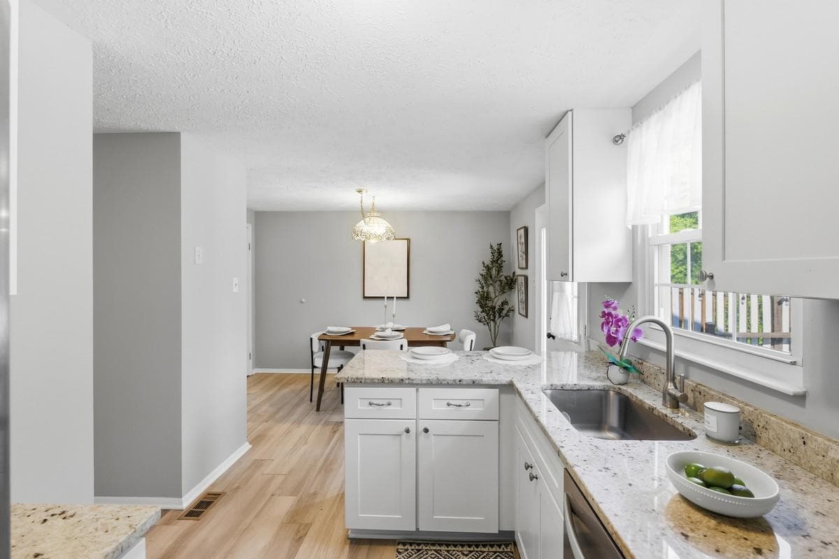 7807 Breezy Down Terrace photo 16