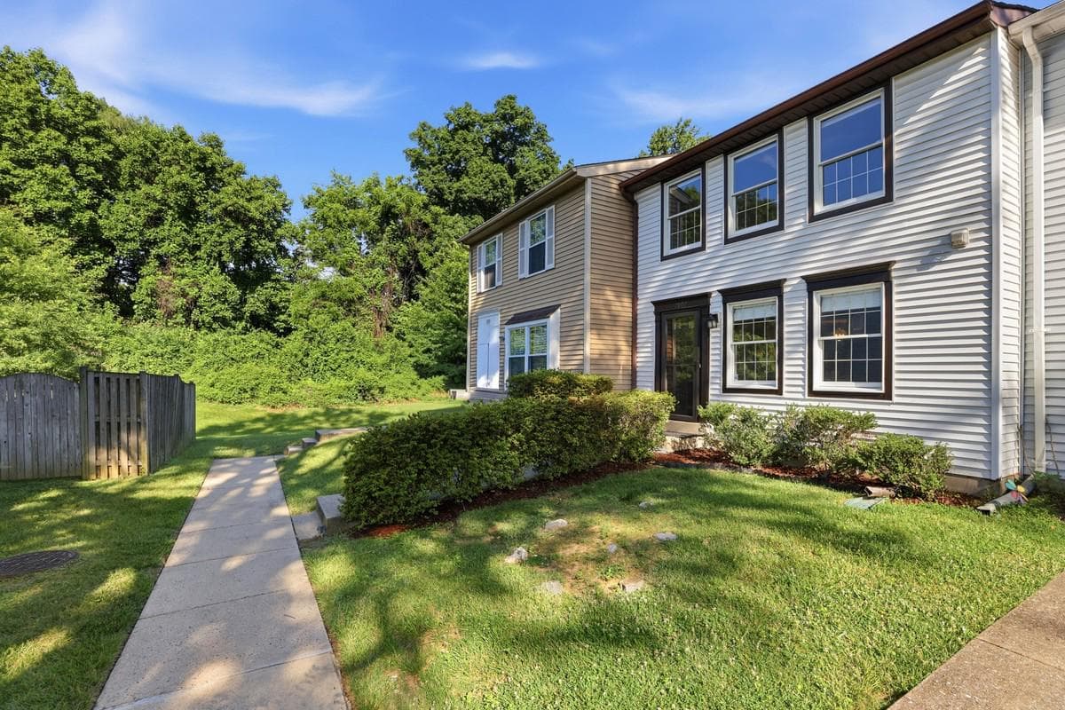 7807 Breezy Down Terrace photo 4