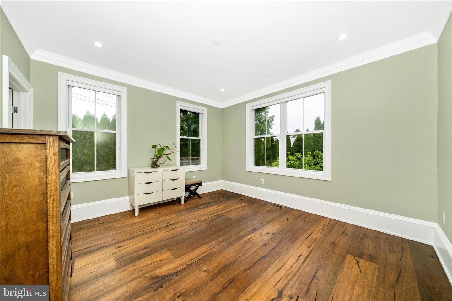 10221 Tyburn Terrace photo 36