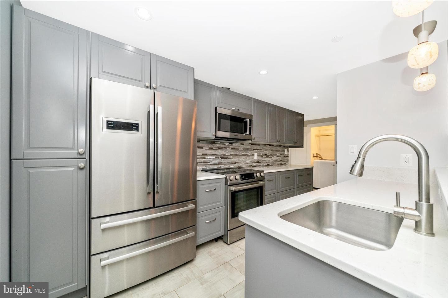 10221 Tyburn Terrace photo 64