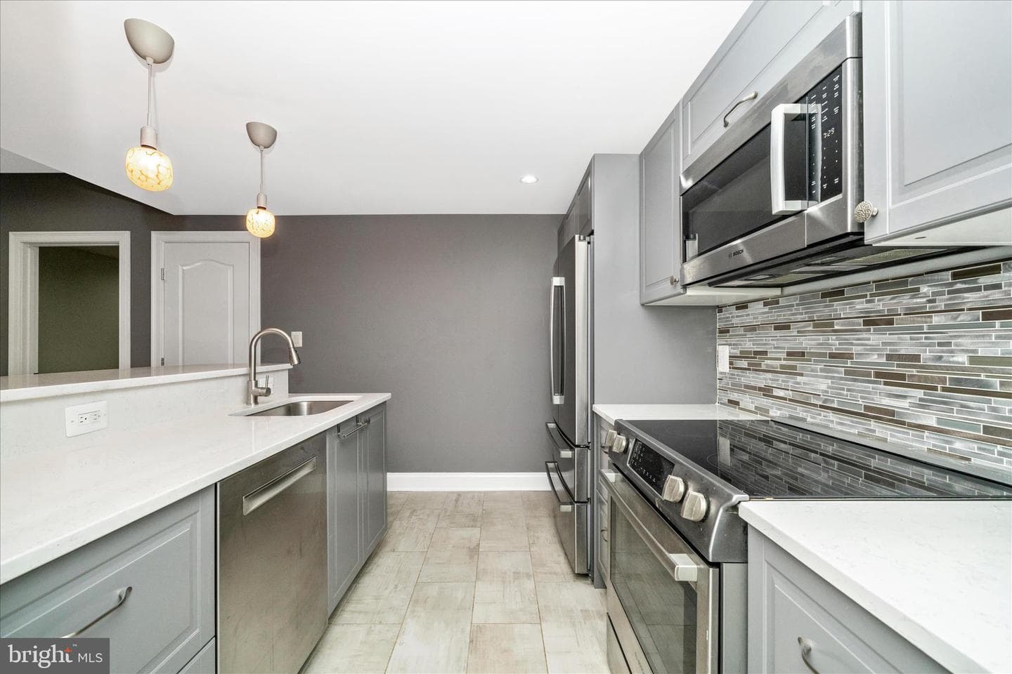 10221 Tyburn Terrace photo 65
