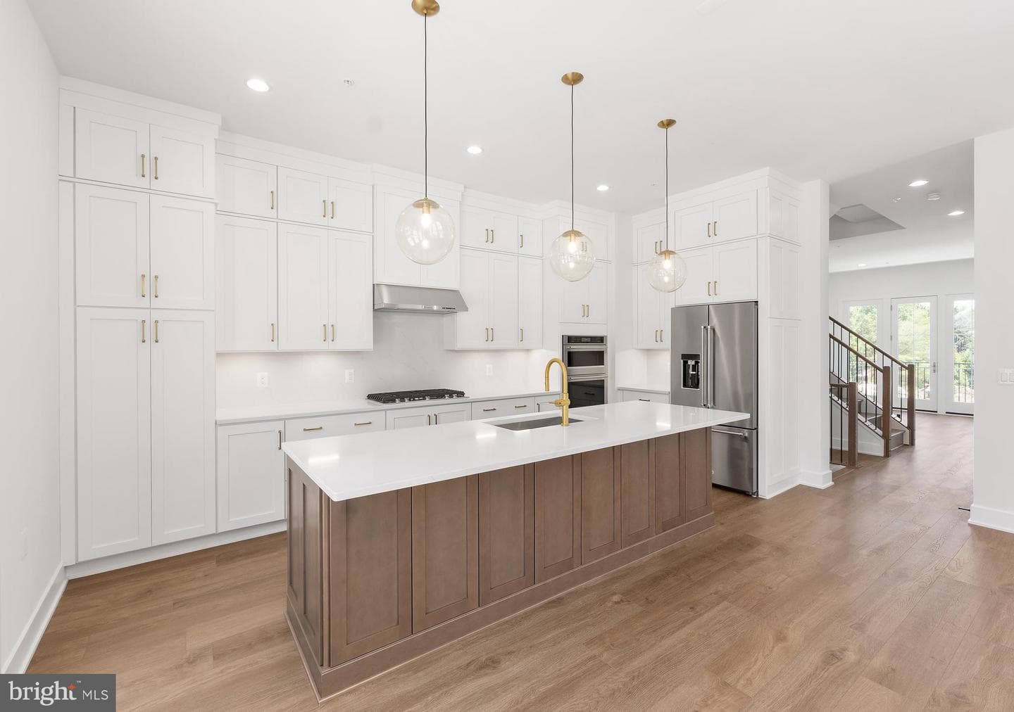 8618 Erdem Place photo 3