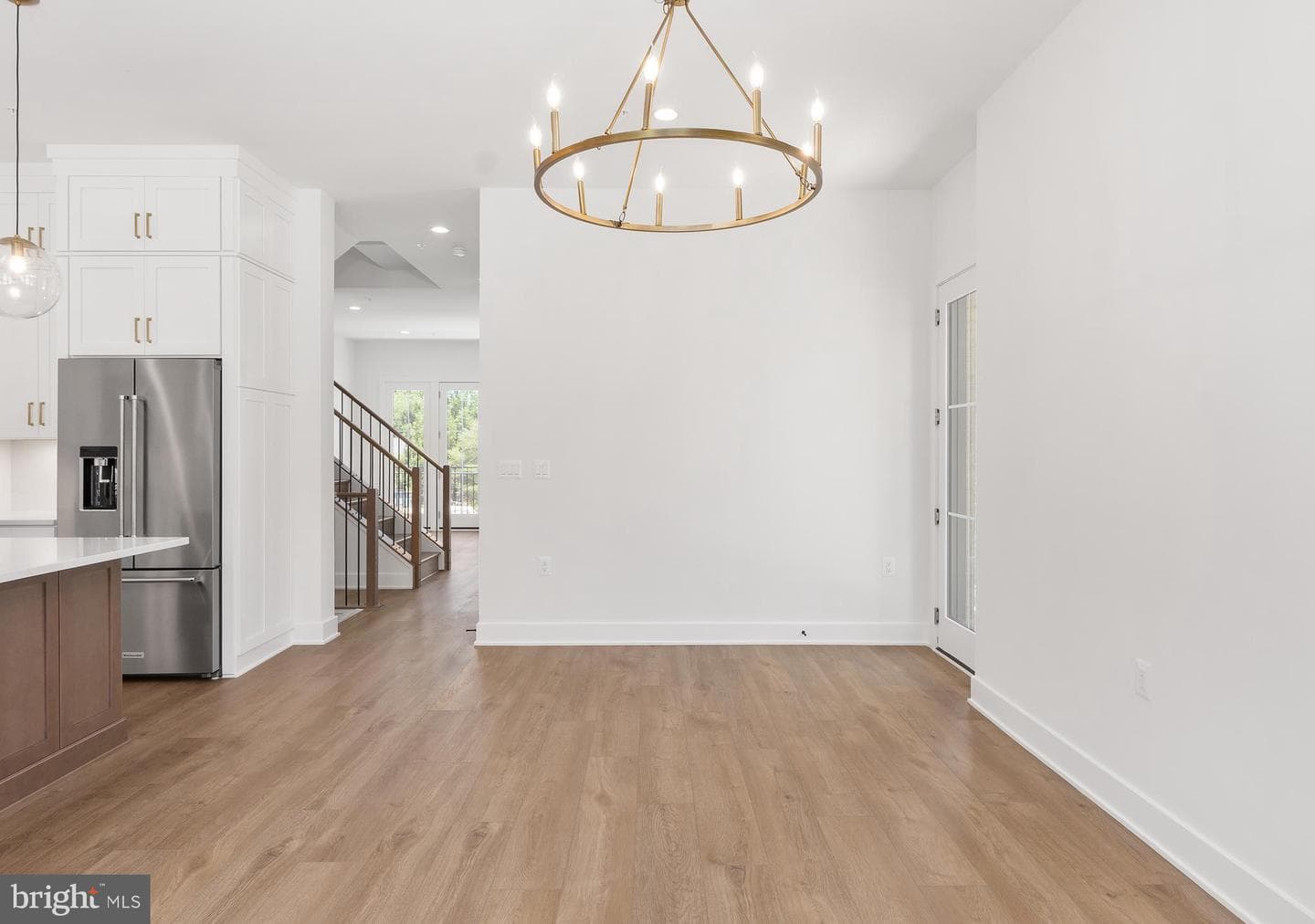 8618 Erdem Place photo 5