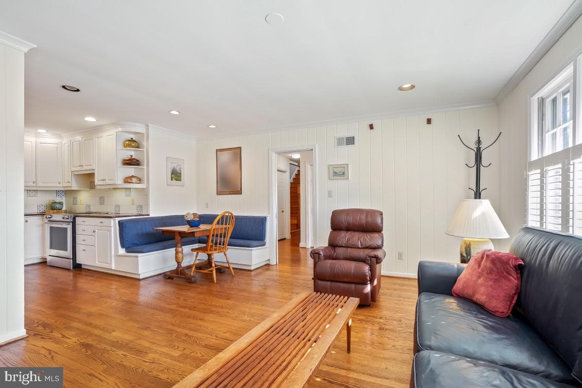 7214 Pomander Lane photo 6