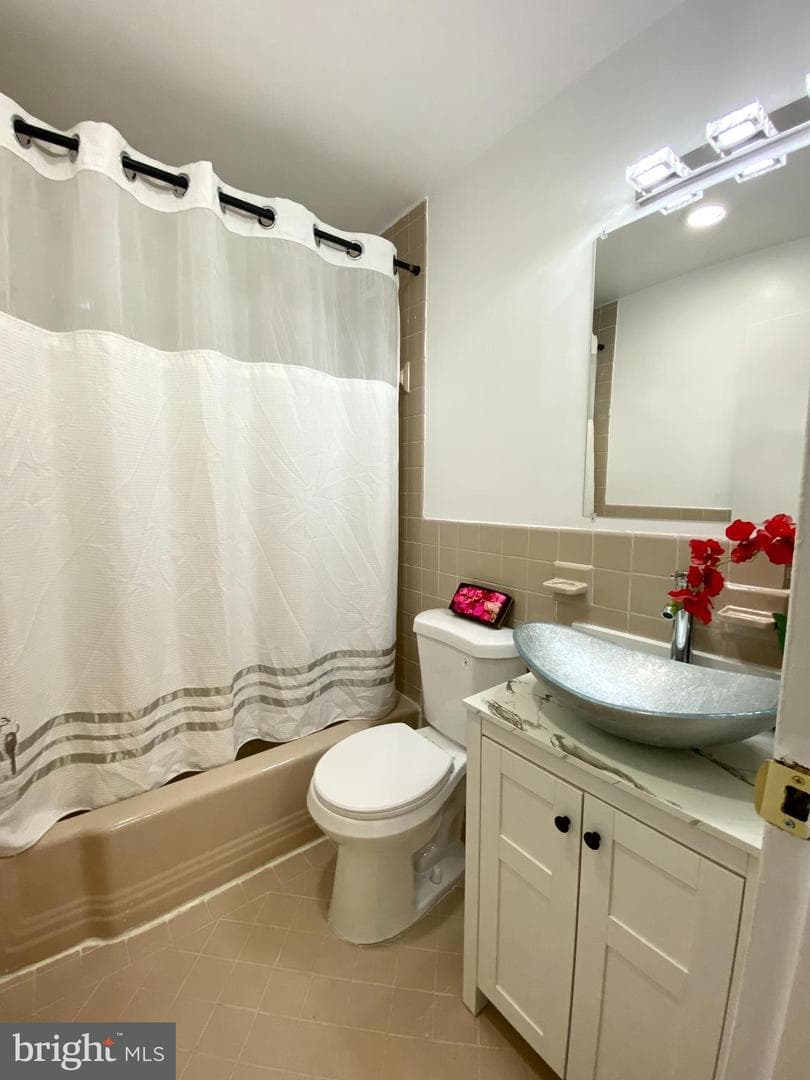 1900 Lyttonsville Road #114 photo 21
