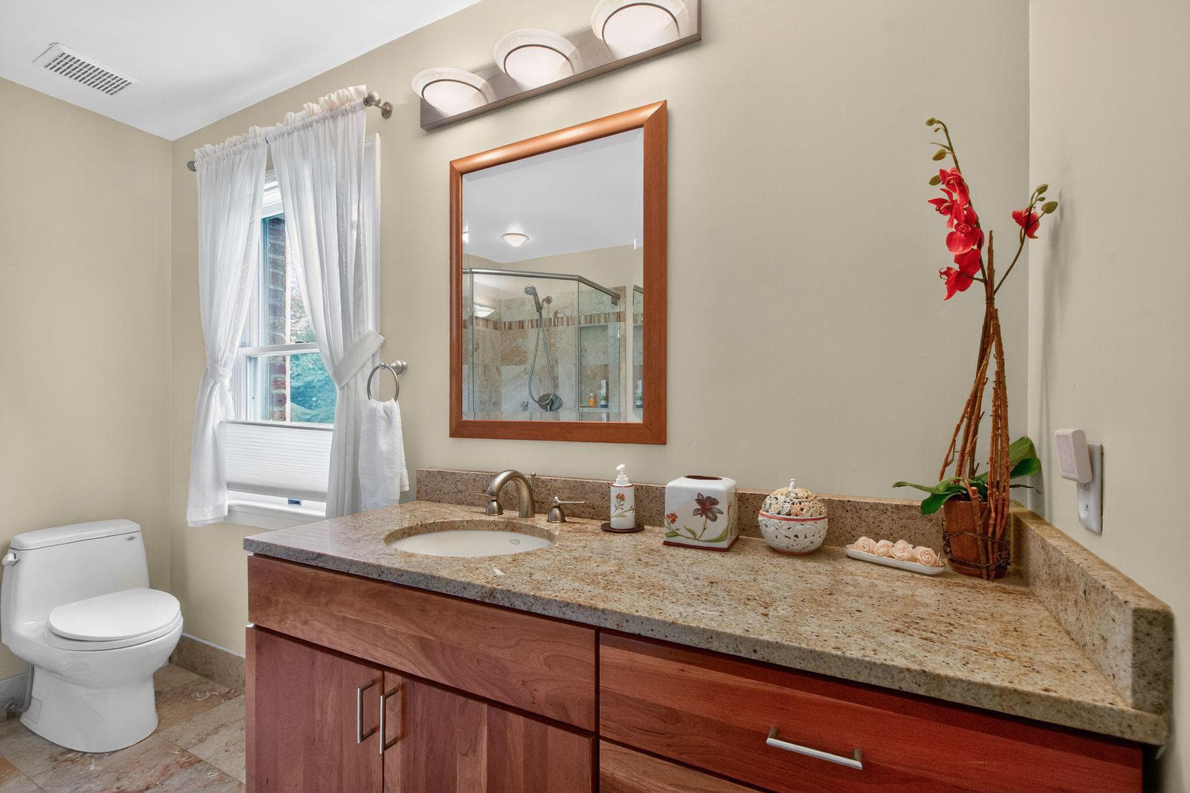13600 Valley Drive photo 30