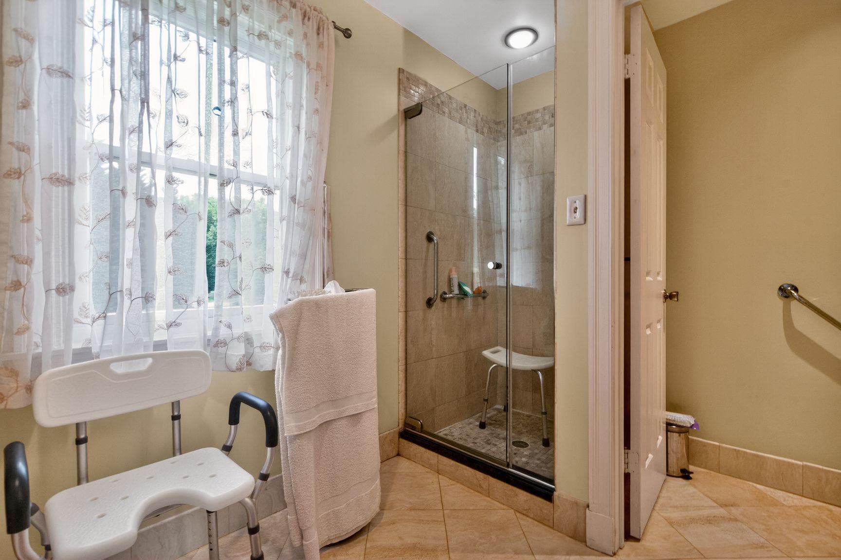 13600 Valley Drive photo 40