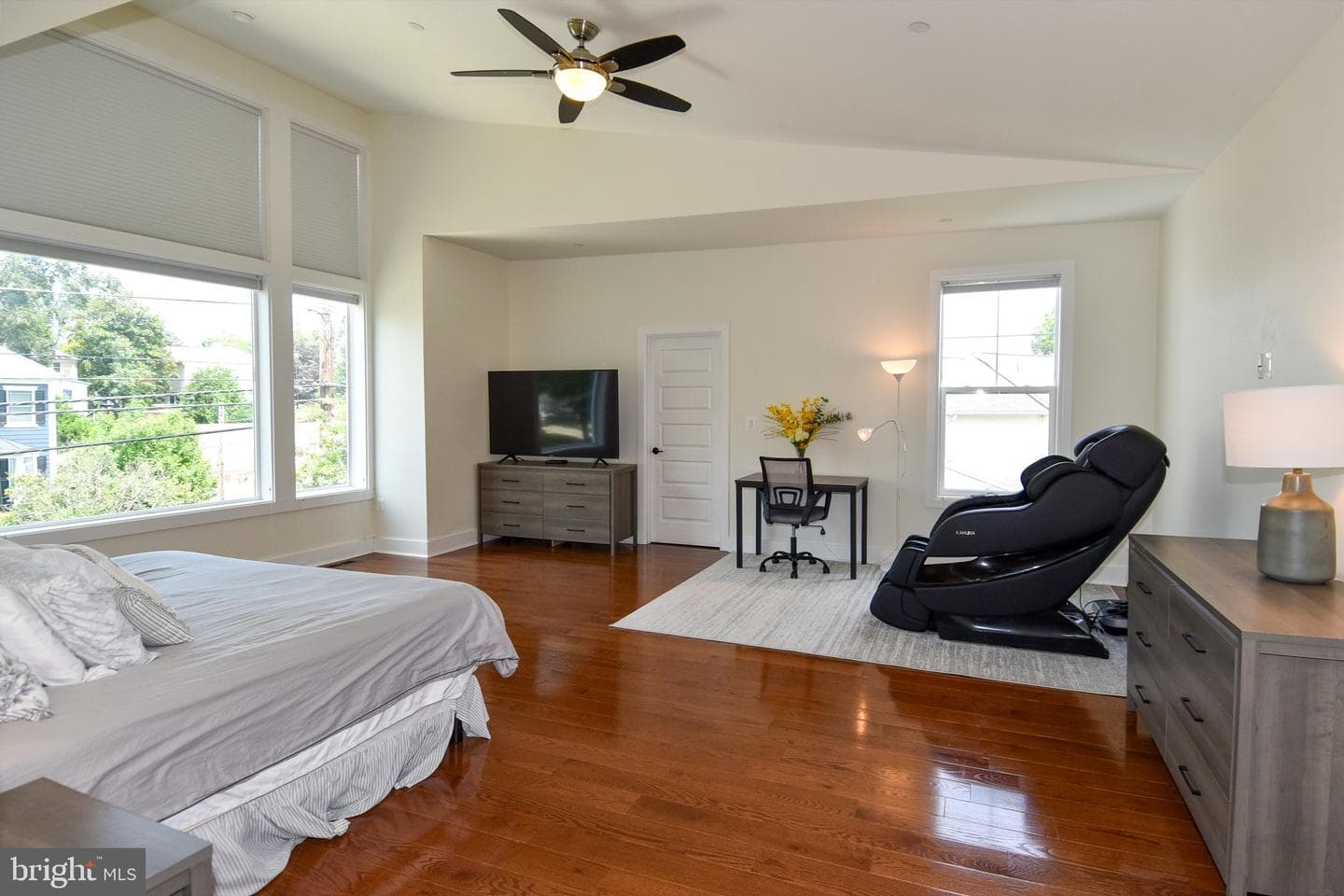 5802 Wilmett Rd photo 42