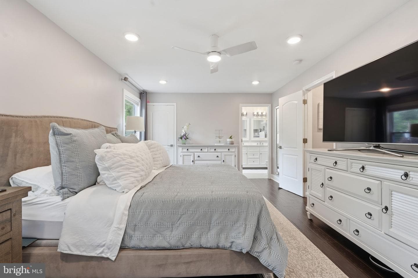 8803 Liberty Lane photo 34