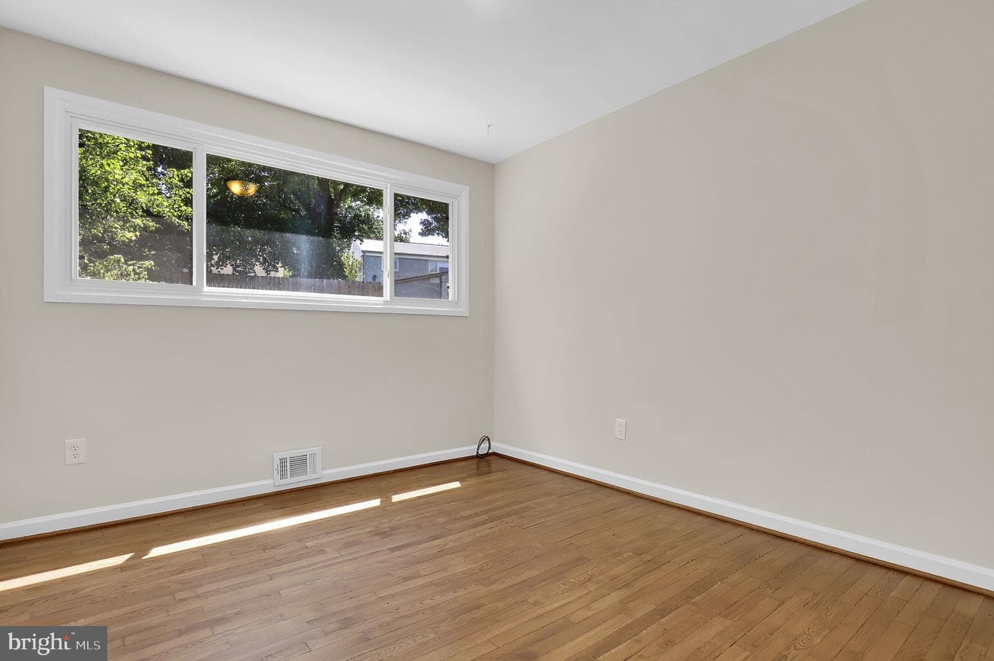 10307 Insley Street photo 13