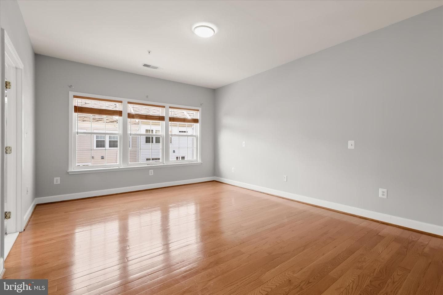 563 Pelican Ave photo 27