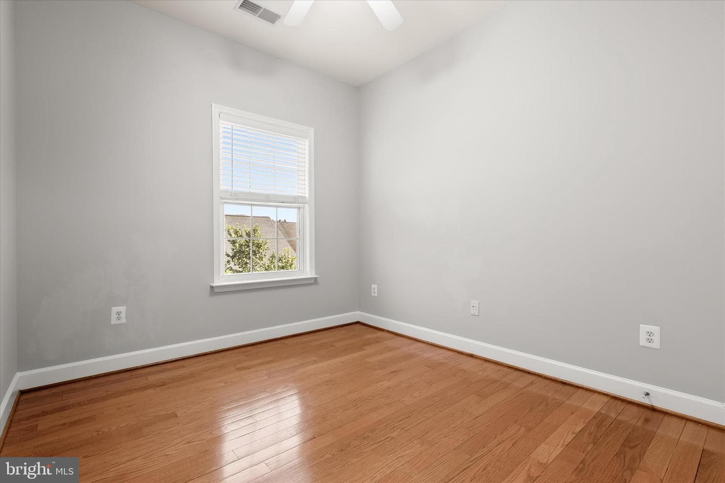563 Pelican Ave photo 30