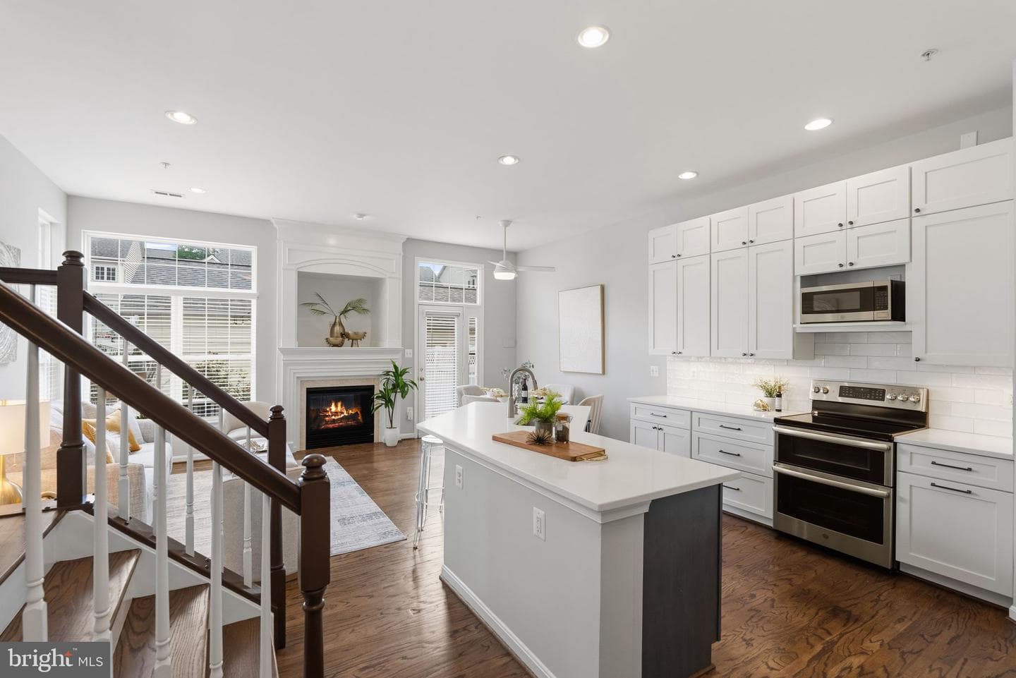 1324 Main Mews photo 11