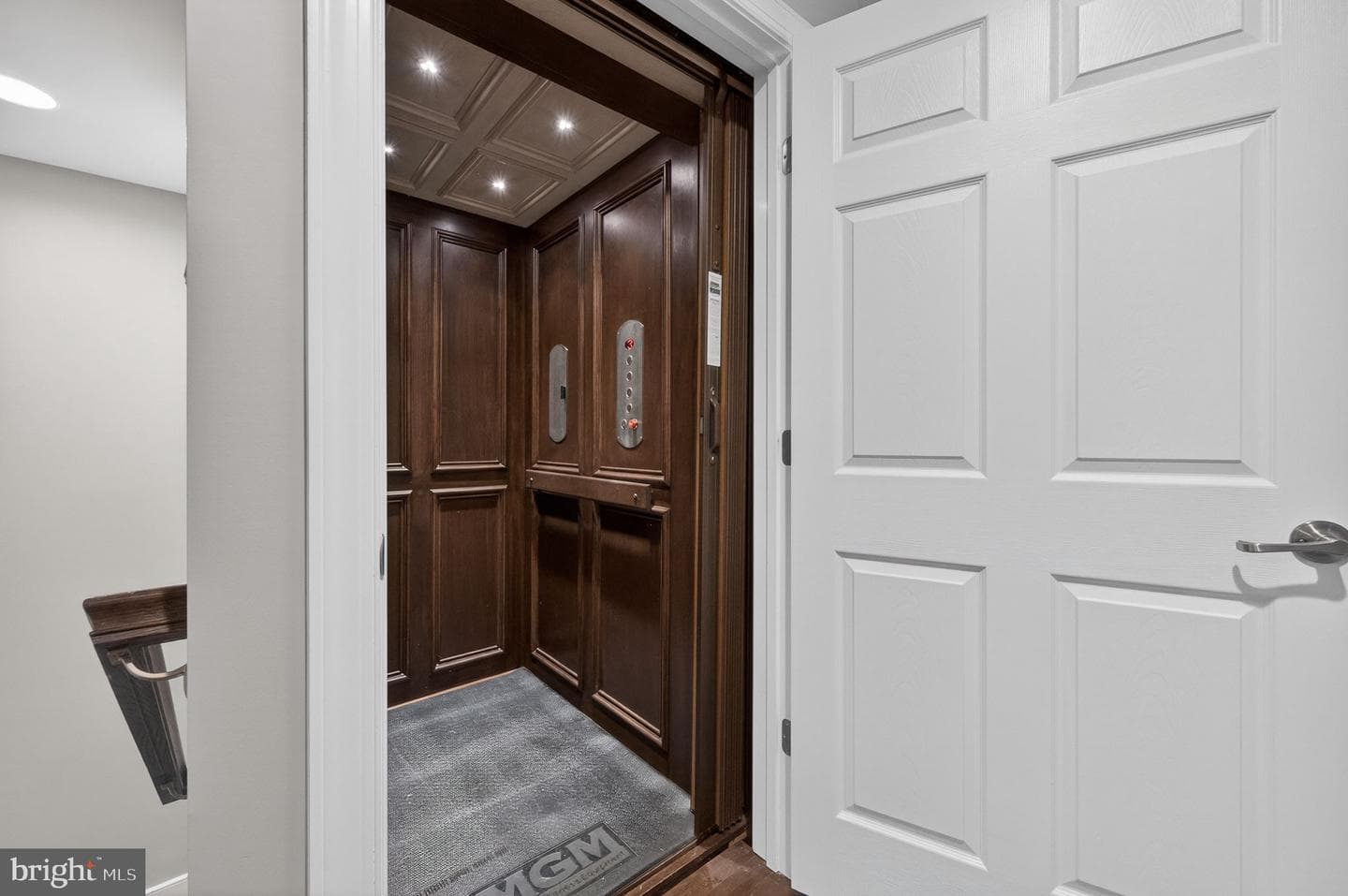 310 Crown Park Avenue photo 25