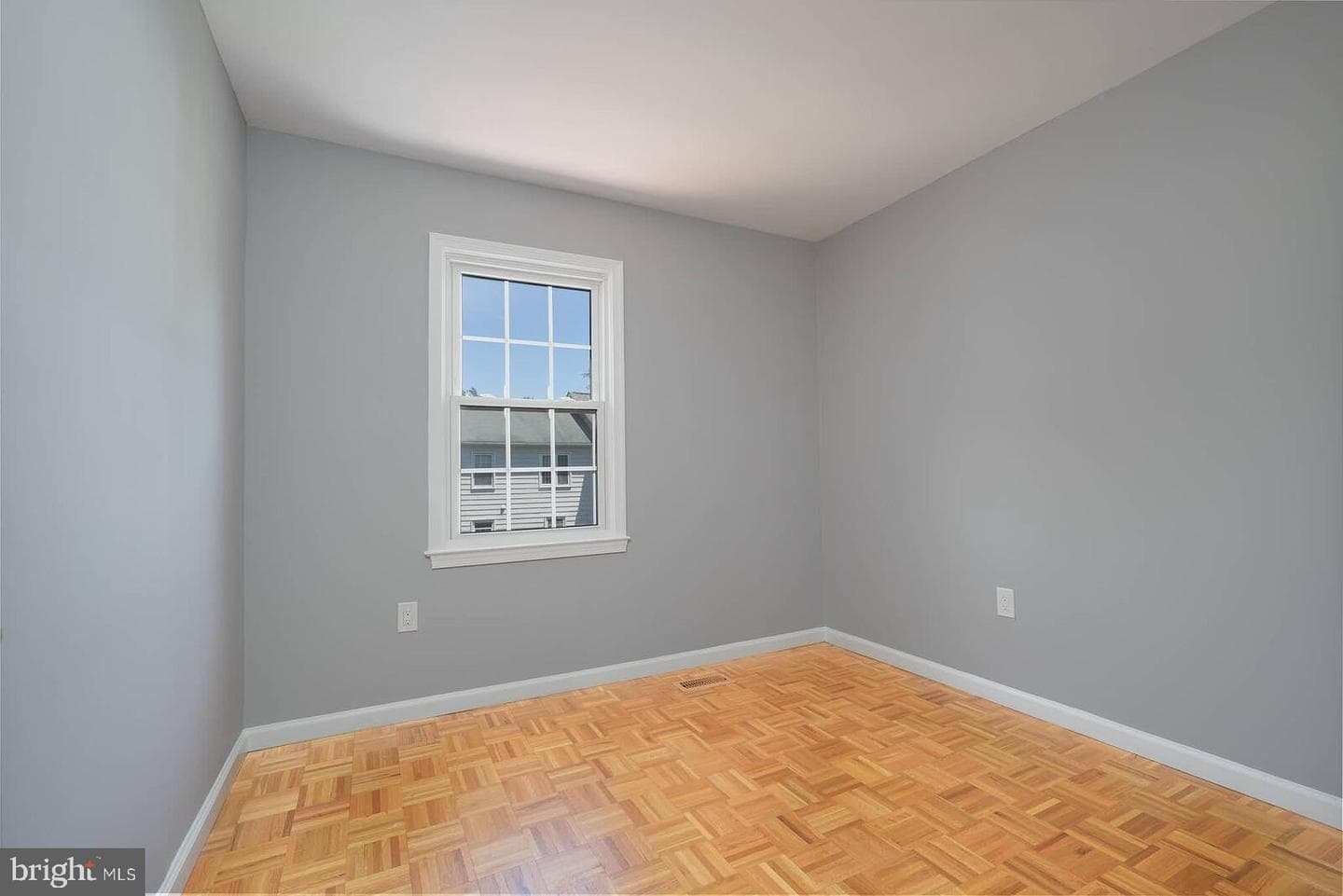 214 Pender Place photo 24