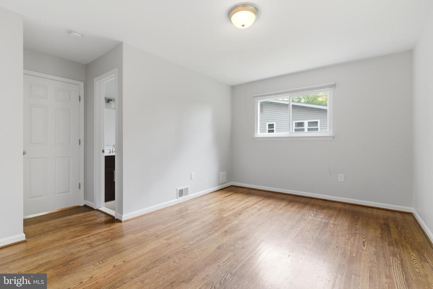 14114 Arctic Avenue photo 16