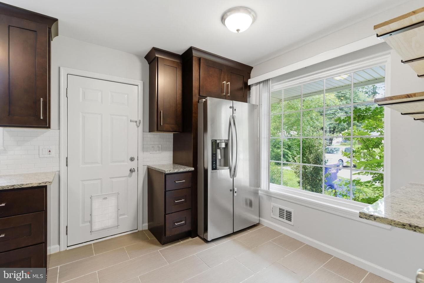 14114 Arctic Avenue photo 7
