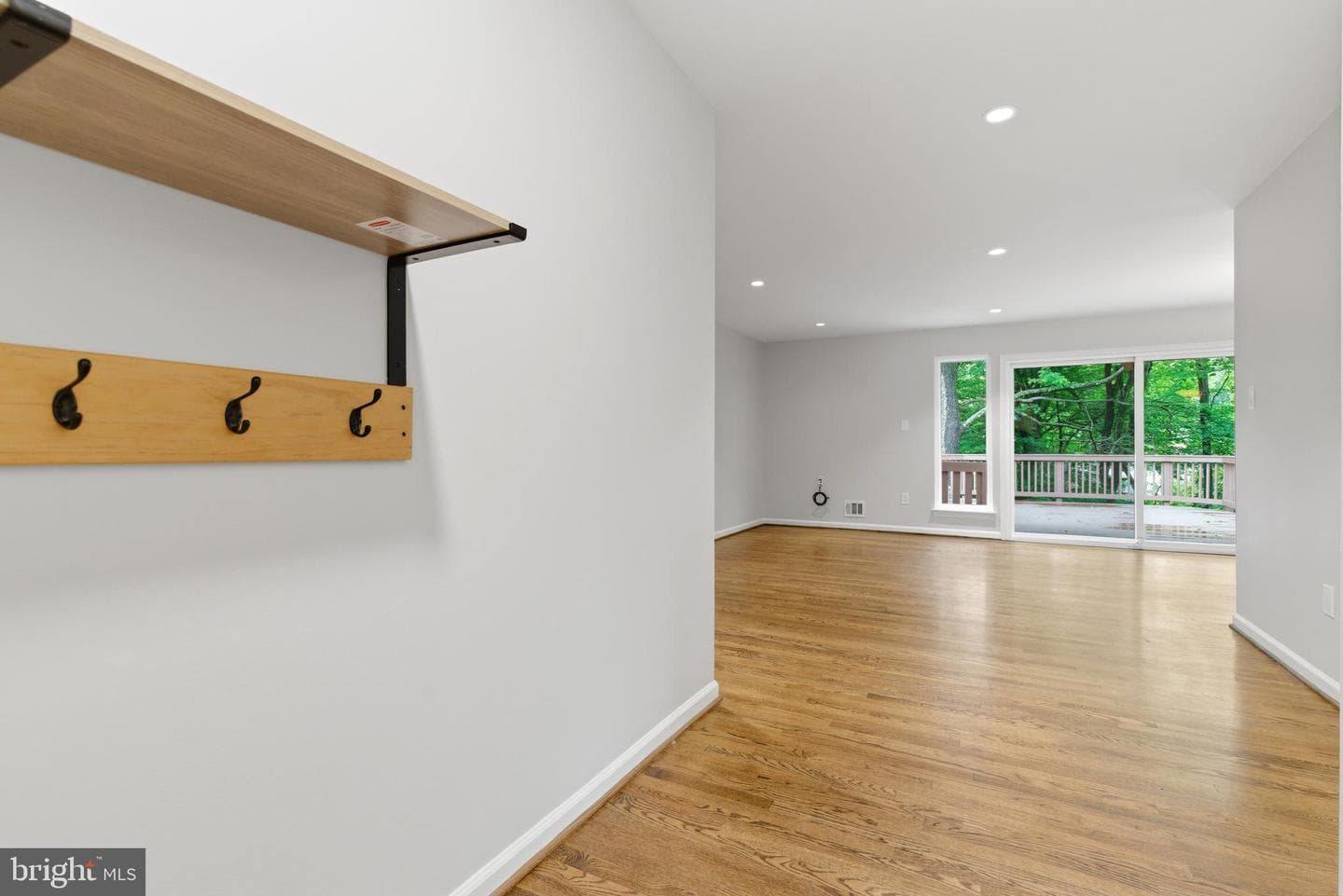 14114 Arctic Avenue photo 9