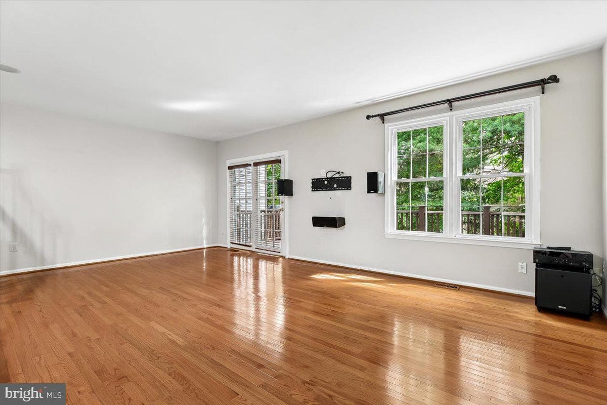 6024 Loganwood photo 17