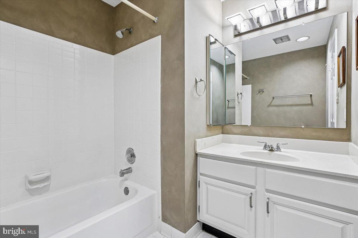 6024 Loganwood photo 53