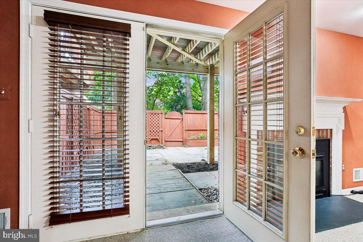 6024 Loganwood photo 64