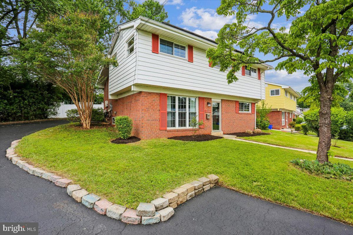 13204 Magellan Avenue, Rockville