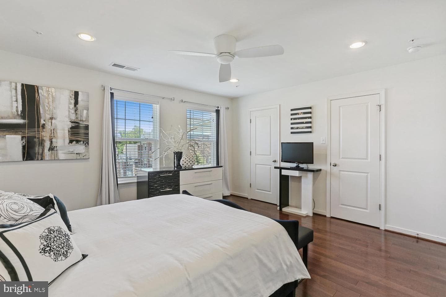 123 Fairbanks Drive photo 19