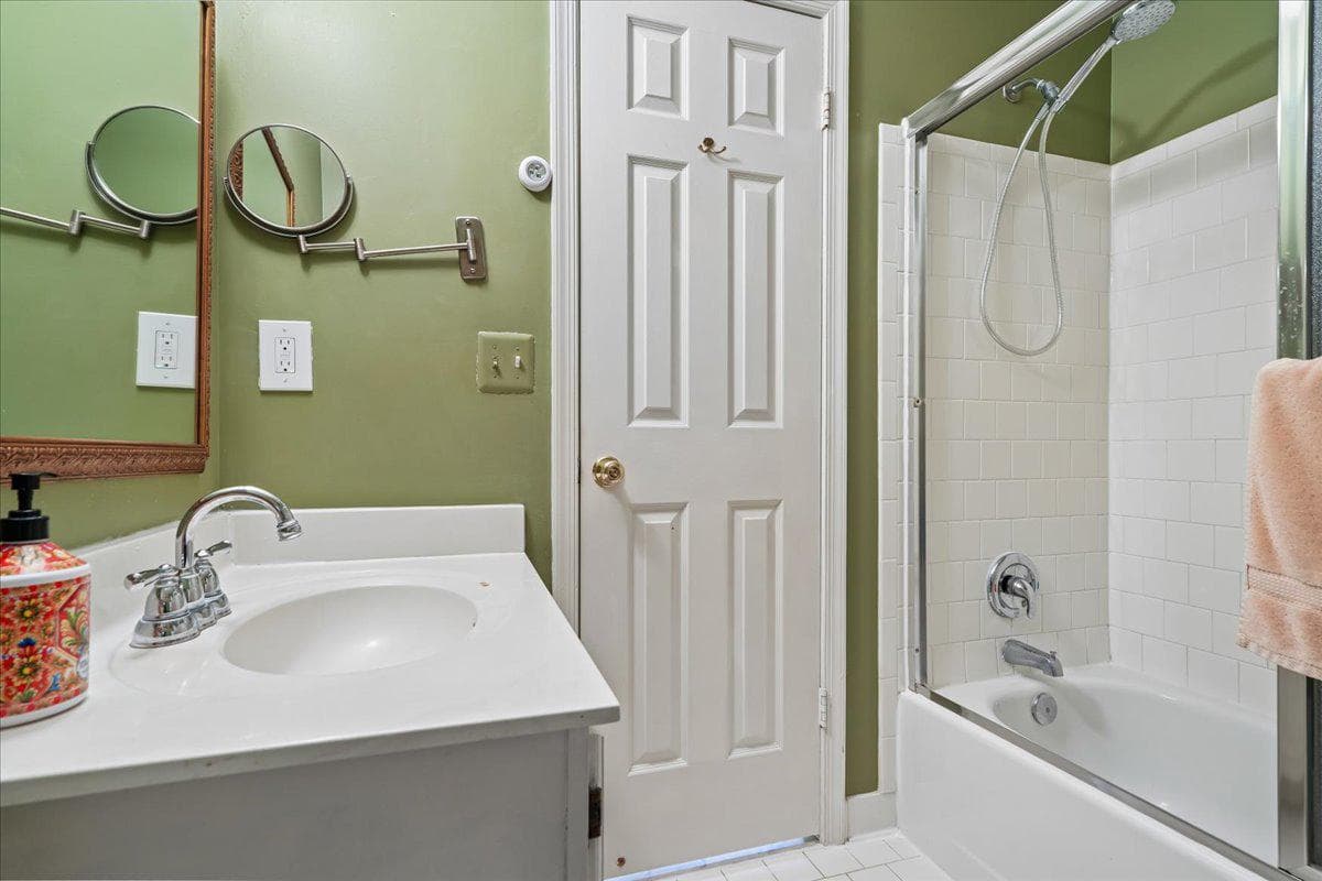 10109 Langhorne Court photo 35