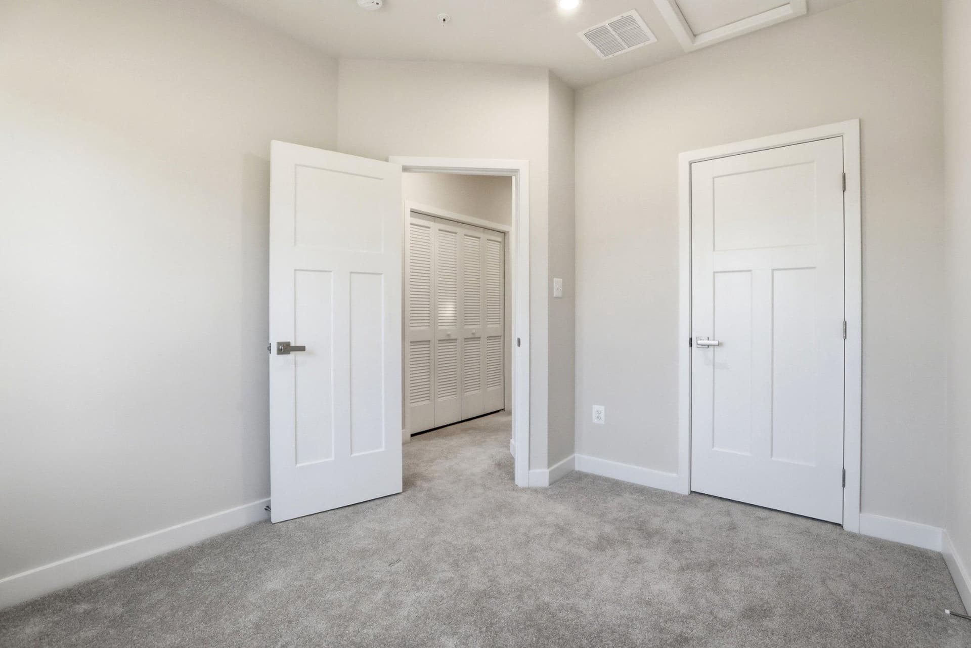 9417 Tall Oaks Court photo 32