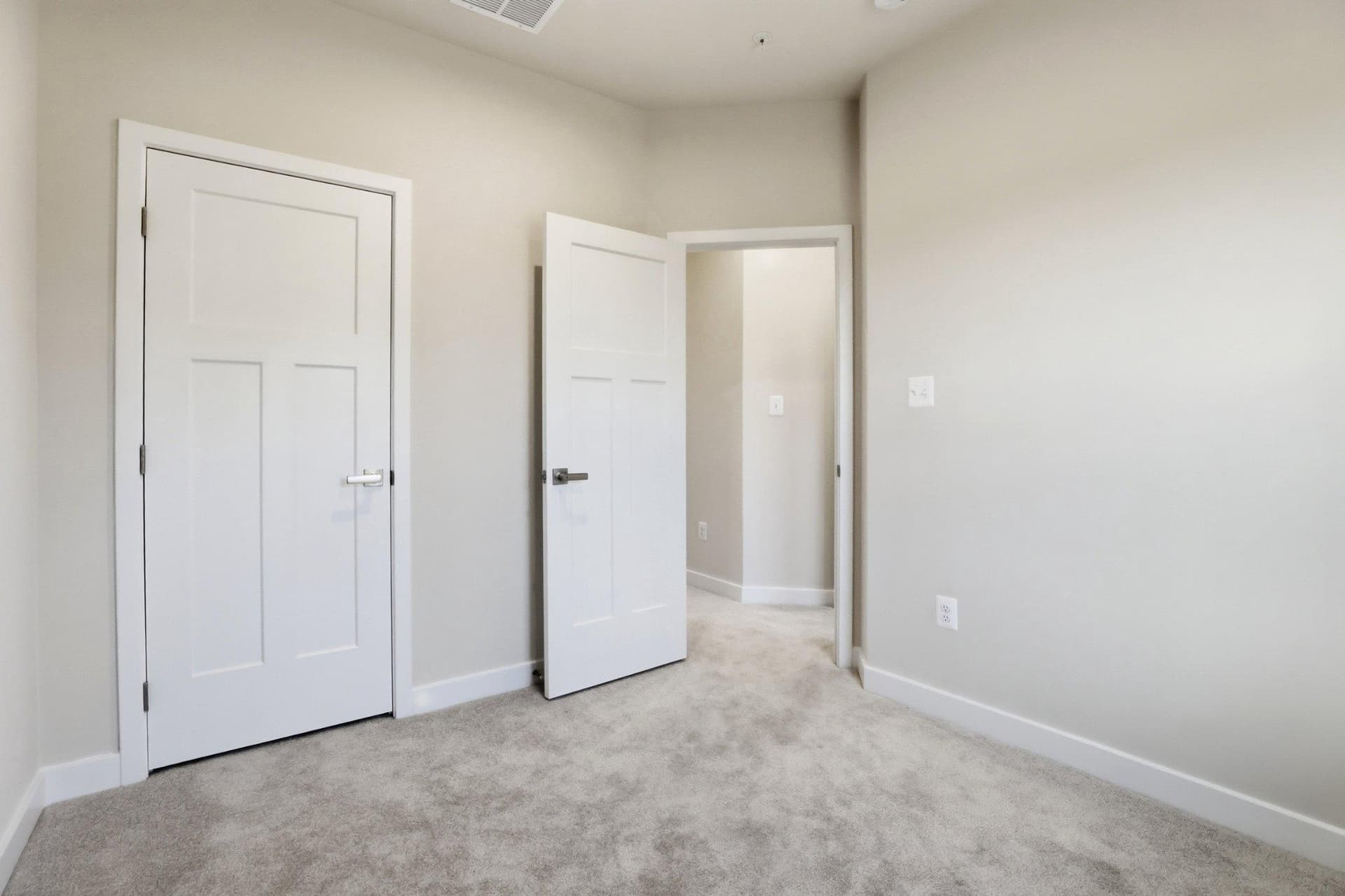 9417 Tall Oaks Court photo 34
