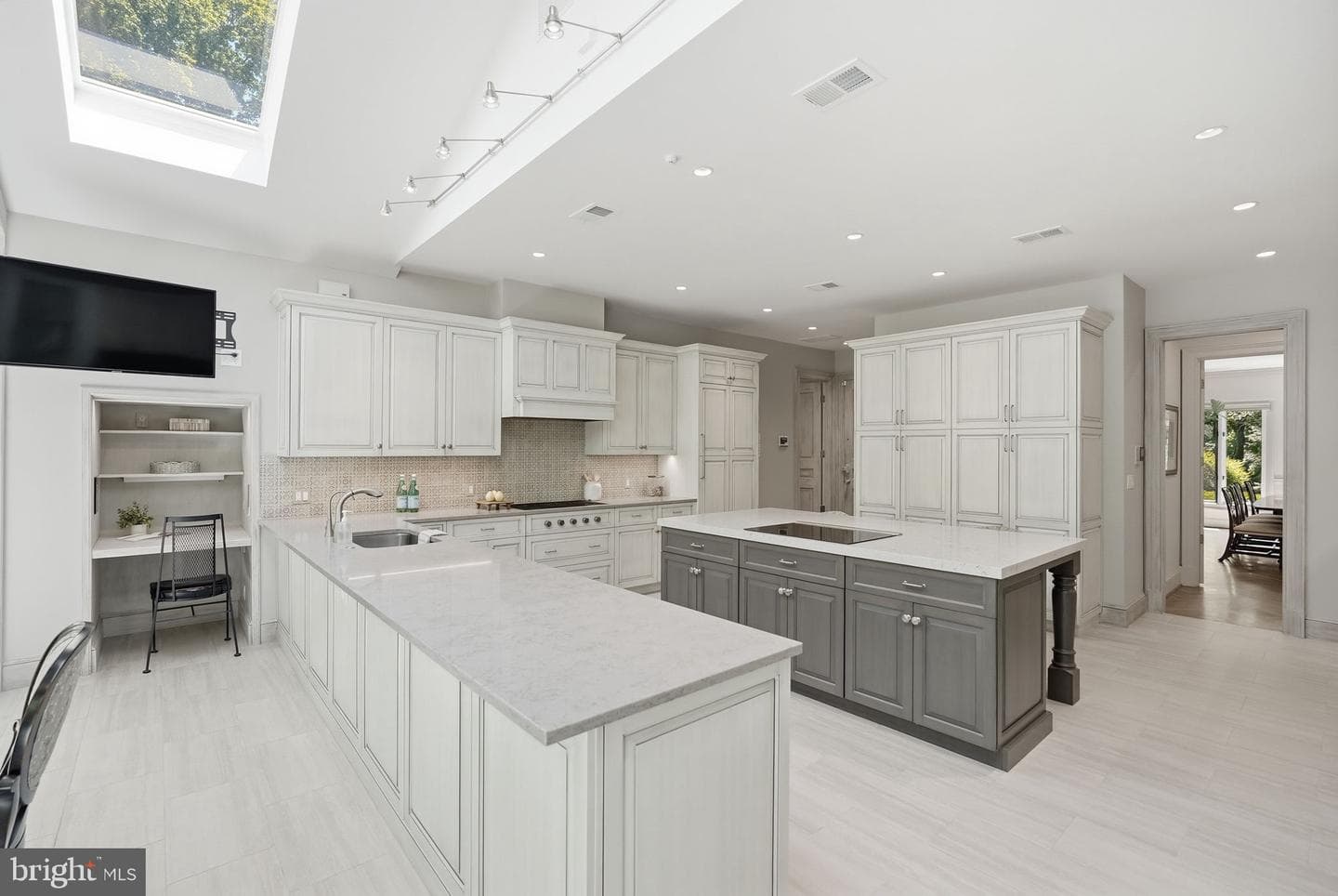 8917 Harvest Square Court photo 9