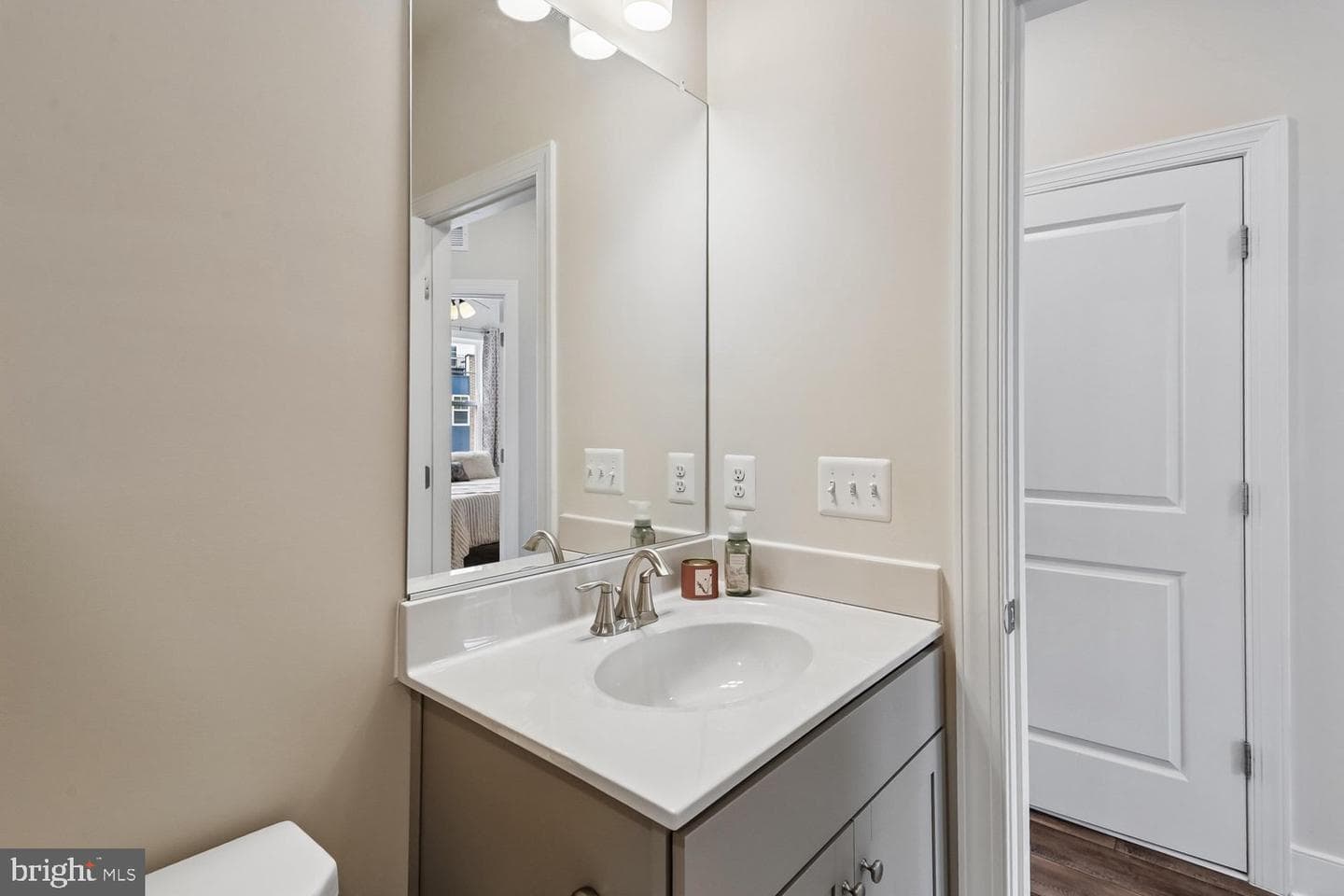 139 Dickenson Drive photo 44