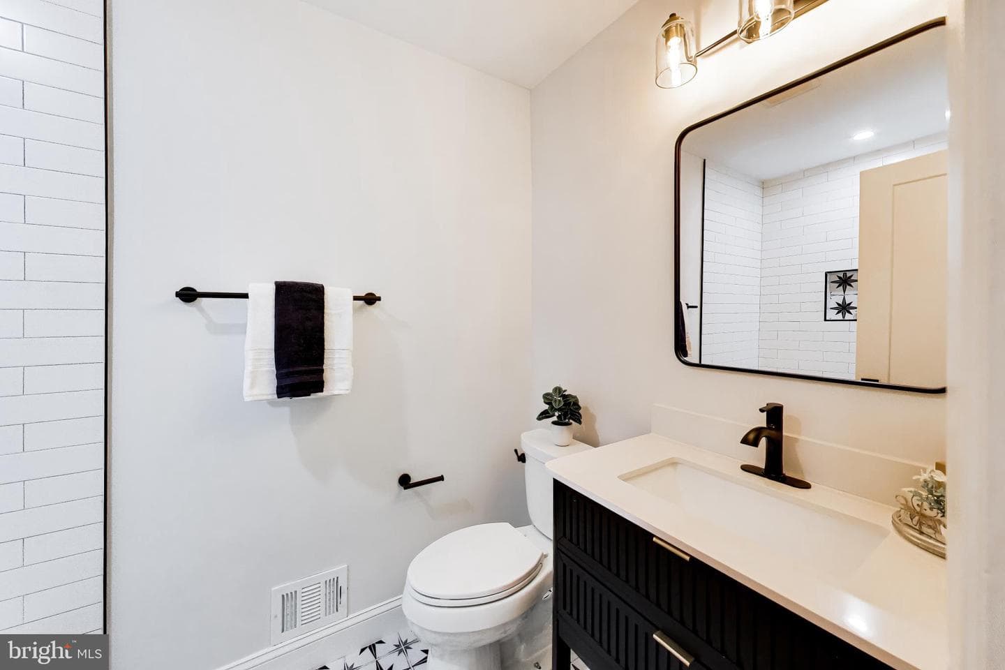 11832 Enid photo 32