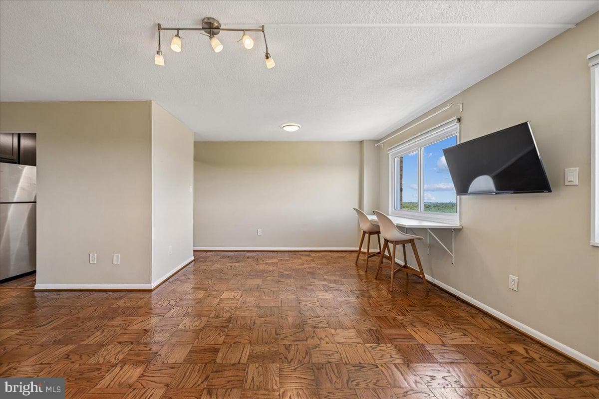 1121 University Boulevard W #1207 photo 5