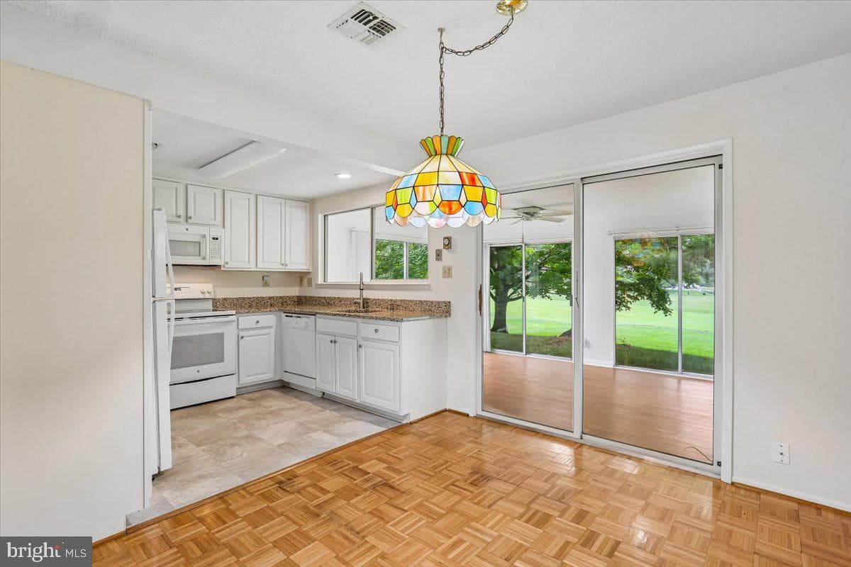 15133 Vantage Hill Road #7-C photo 4