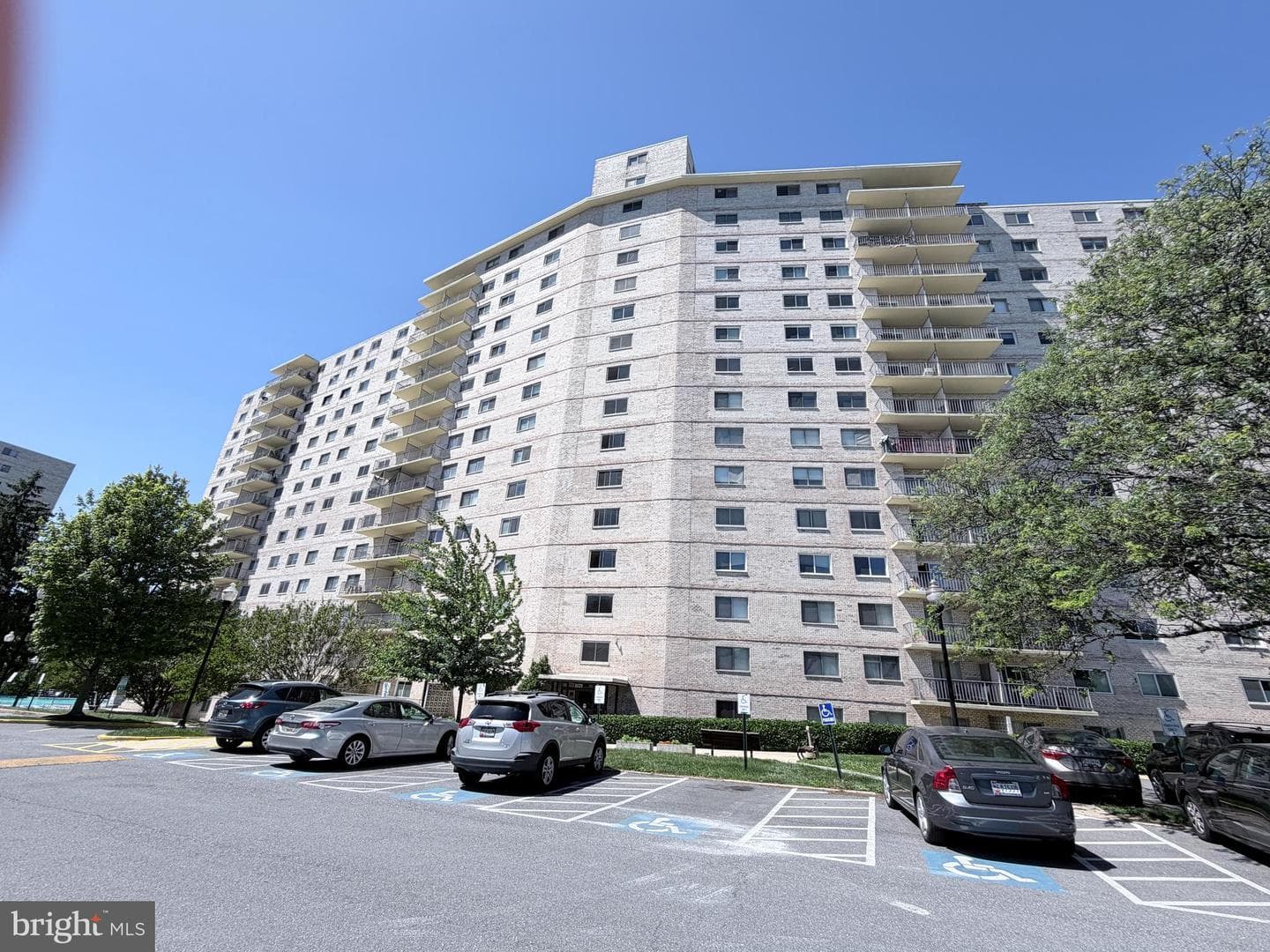 1121 University Boulevard W #1402-B photo 10