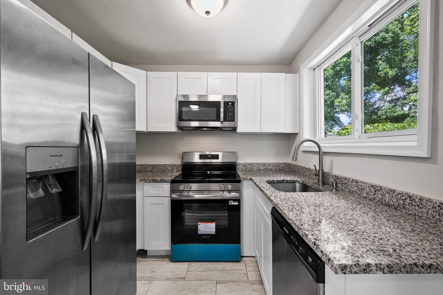 12405 Bushey Drive photo 5