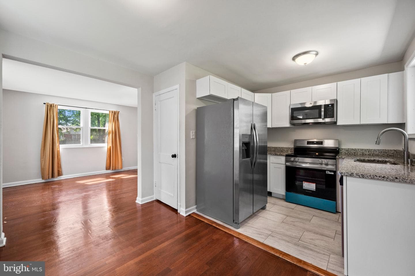 12405 Bushey Drive photo 6