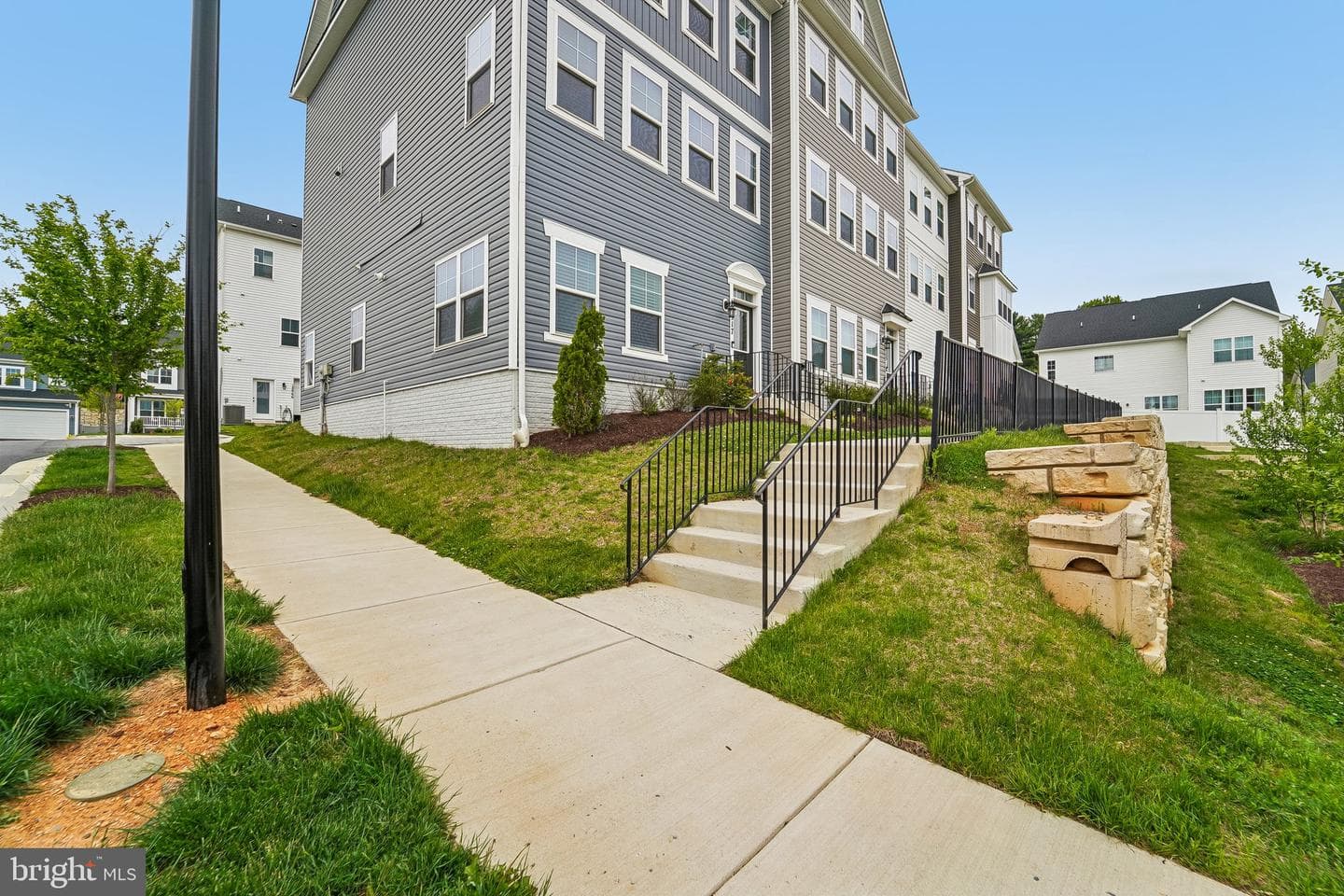 22917 Mater Way photo 33