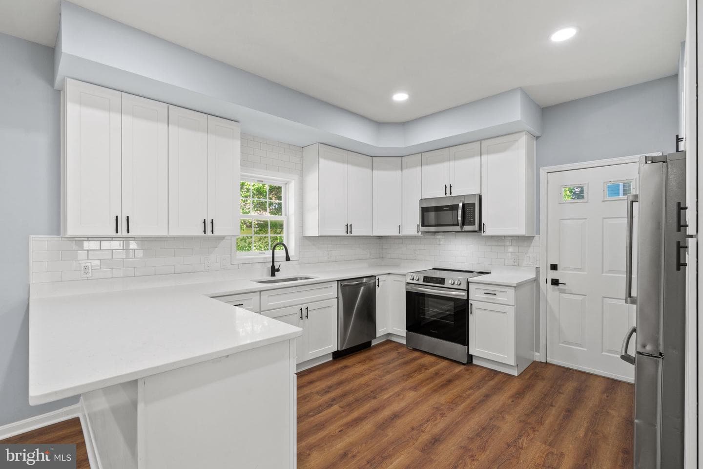 2017 Glenallan Avenue photo 3