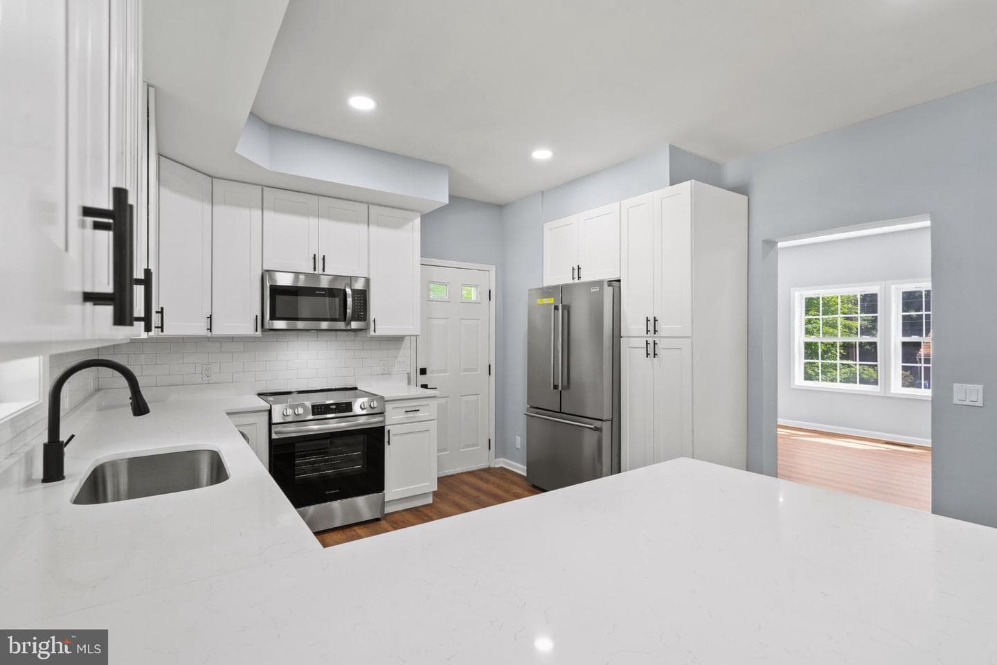 2017 Glenallan Avenue photo 4