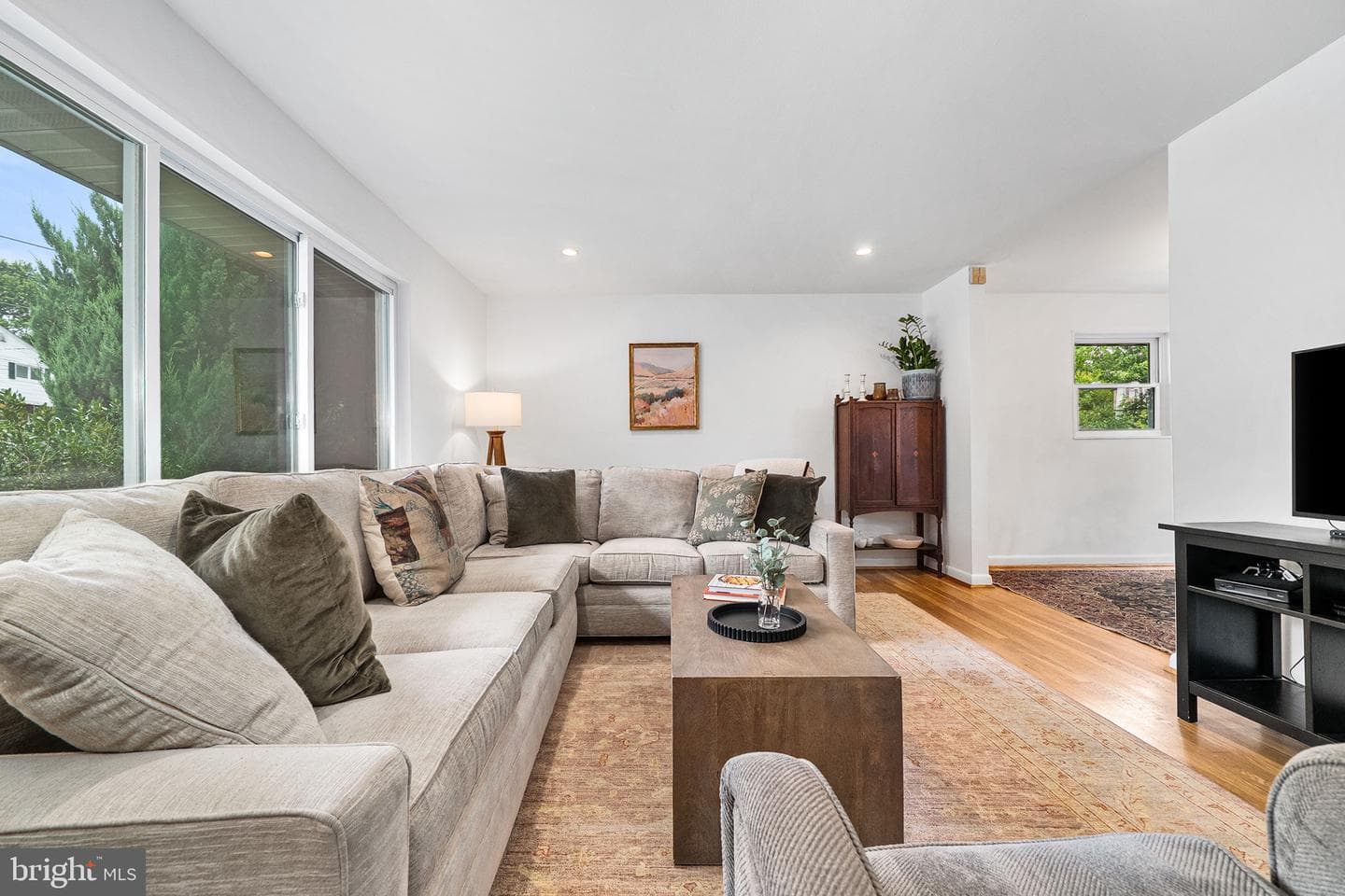 2305 Peggy Lane photo 4