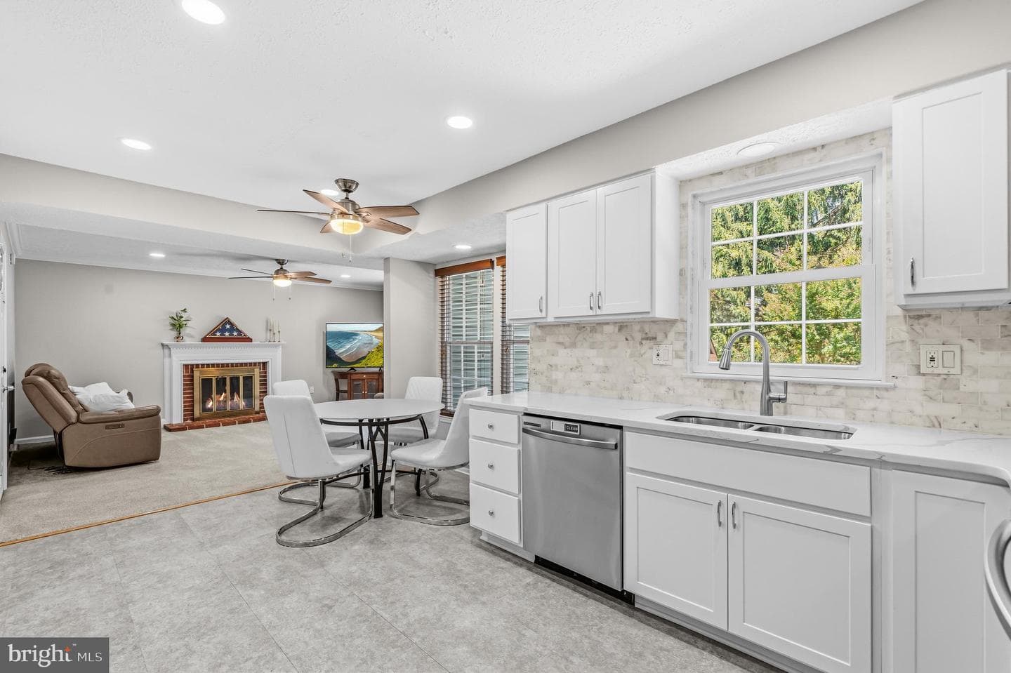 113 Bookham Lane photo 8