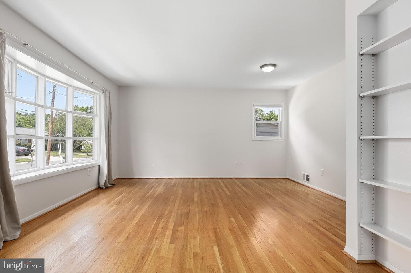 801 Lincoln Street photo 3