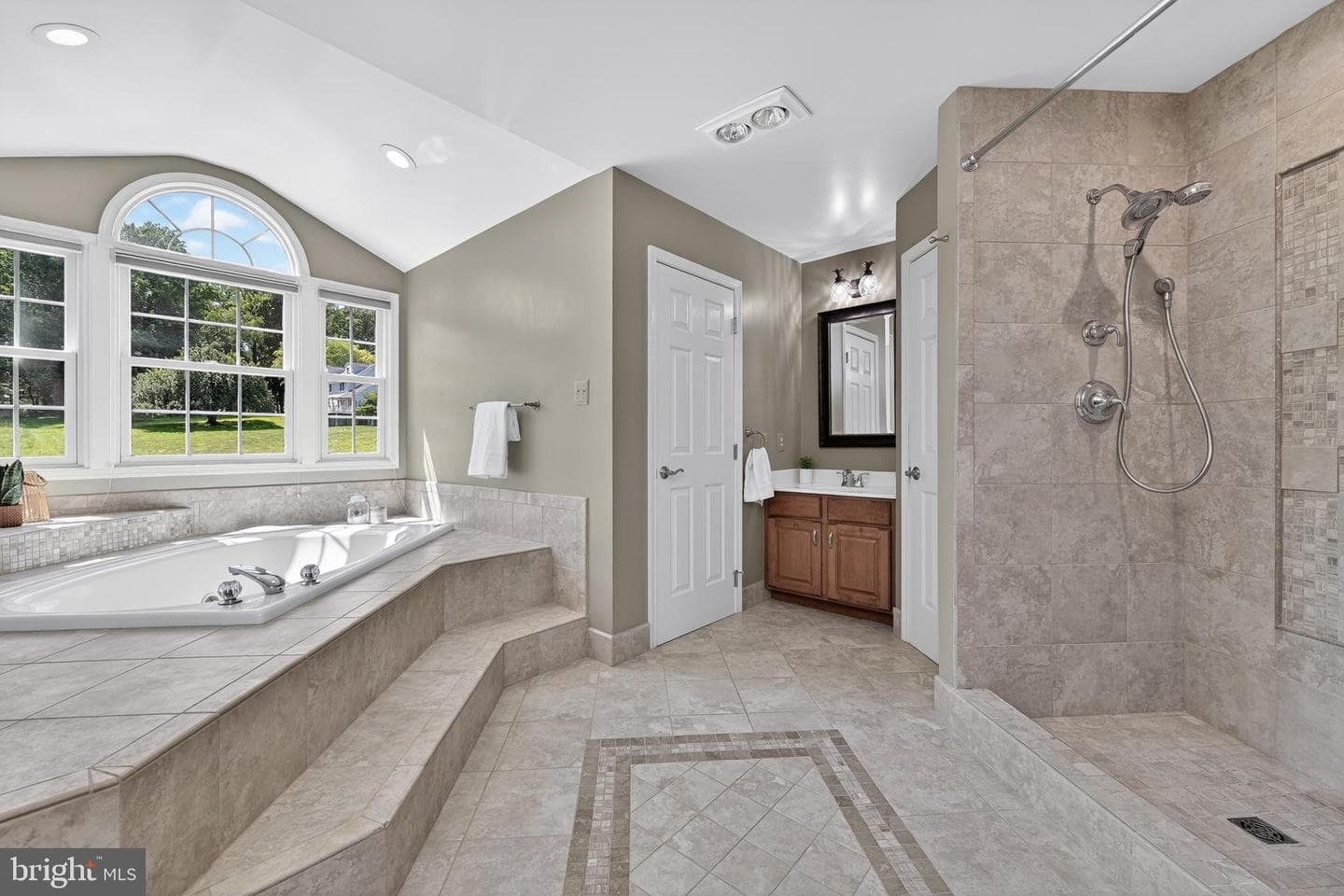 14405 Cervantes Avenue photo 49