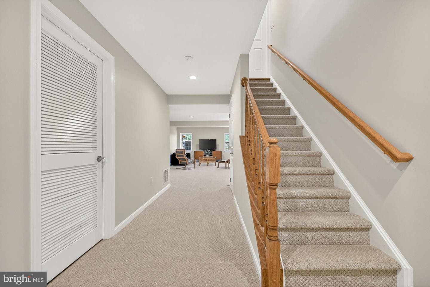 14405 Cervantes Avenue photo 60
