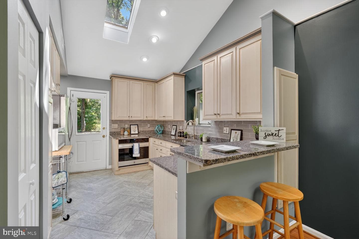 1530 Murphy Lane photo 3