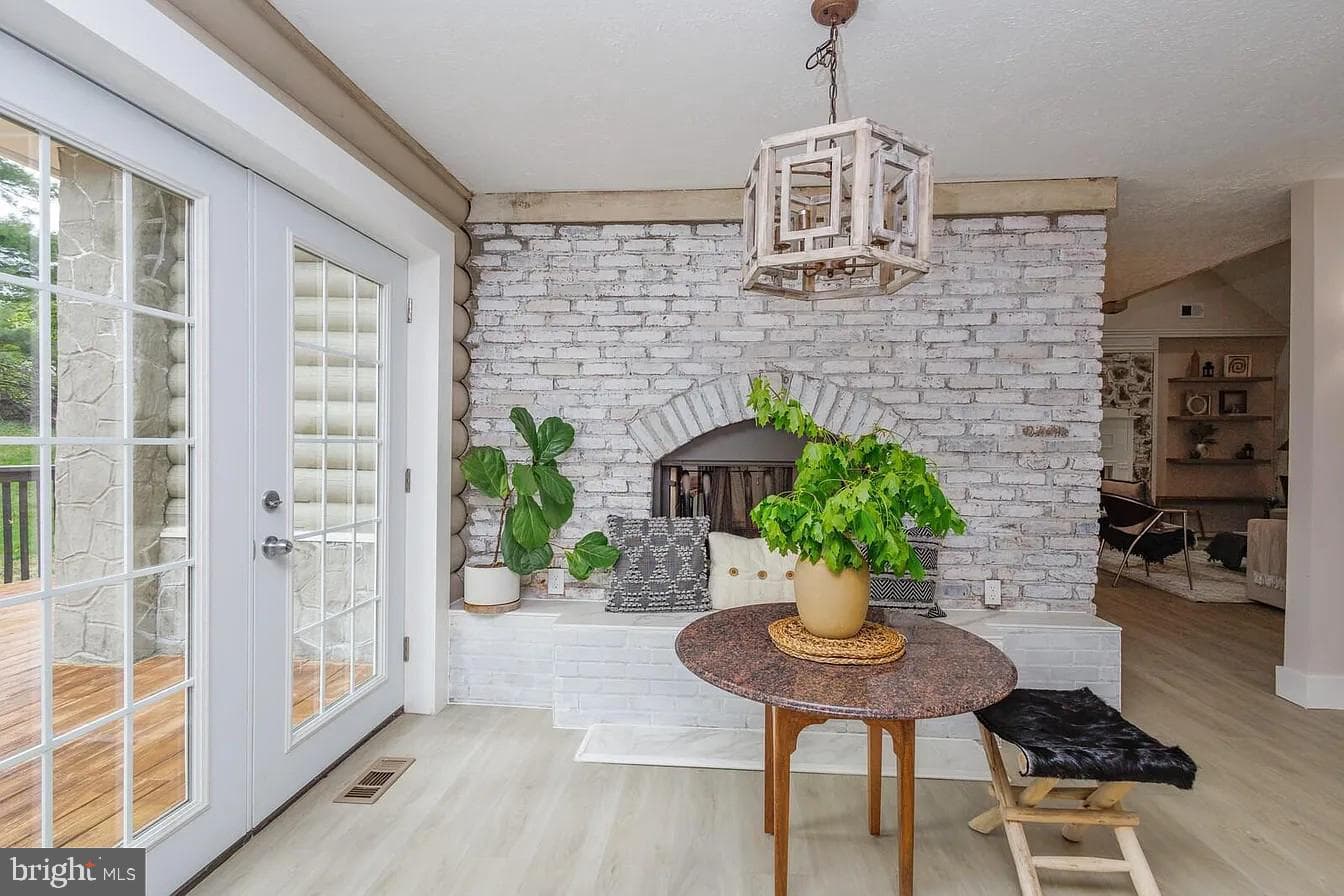 23311 Woodfield Road photo 7