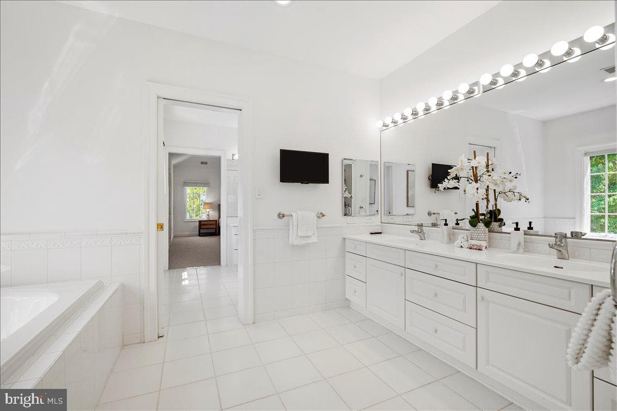 8413 Rapley Ridge Lane photo 36